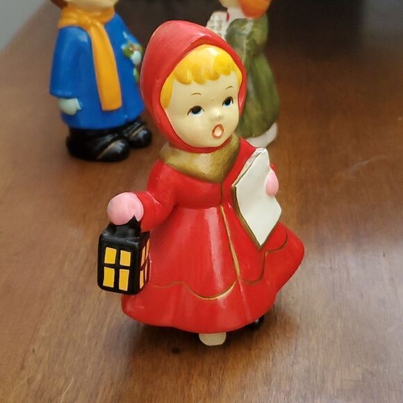 Set of 3 Ceramic Christimas Carolers - Picture 10 of 12